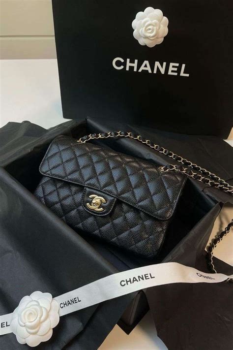 CHANEL LAMBSKIN VS CAVIAR *In.